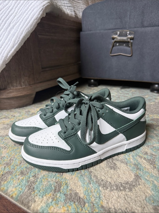 Nike Other - Nike Kids Low-Top Sneakers in White & Forest Green